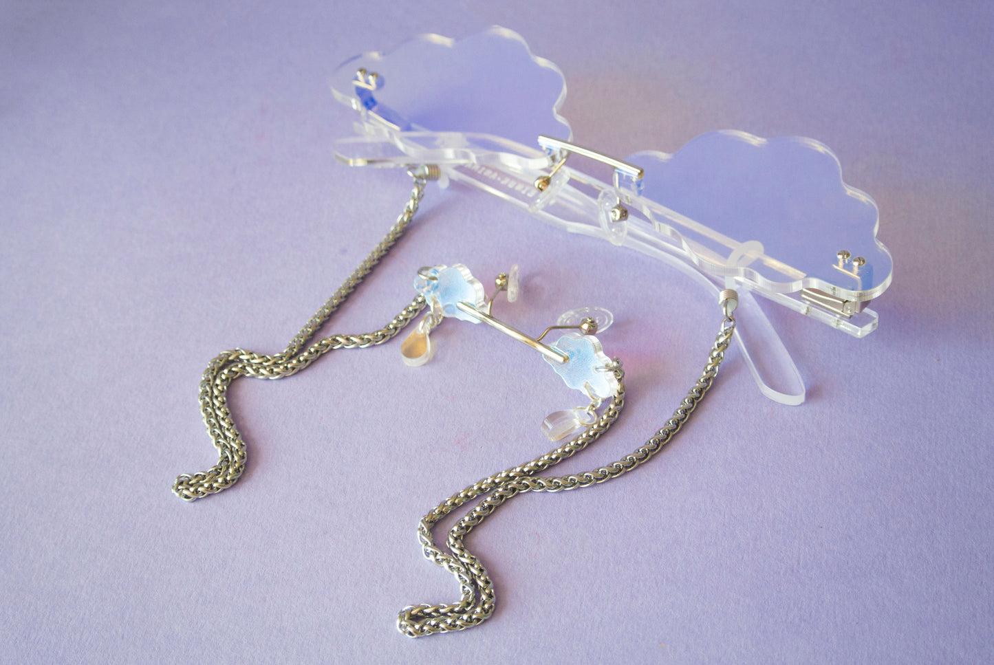 Tiny glasses on a glasses chain - read description!