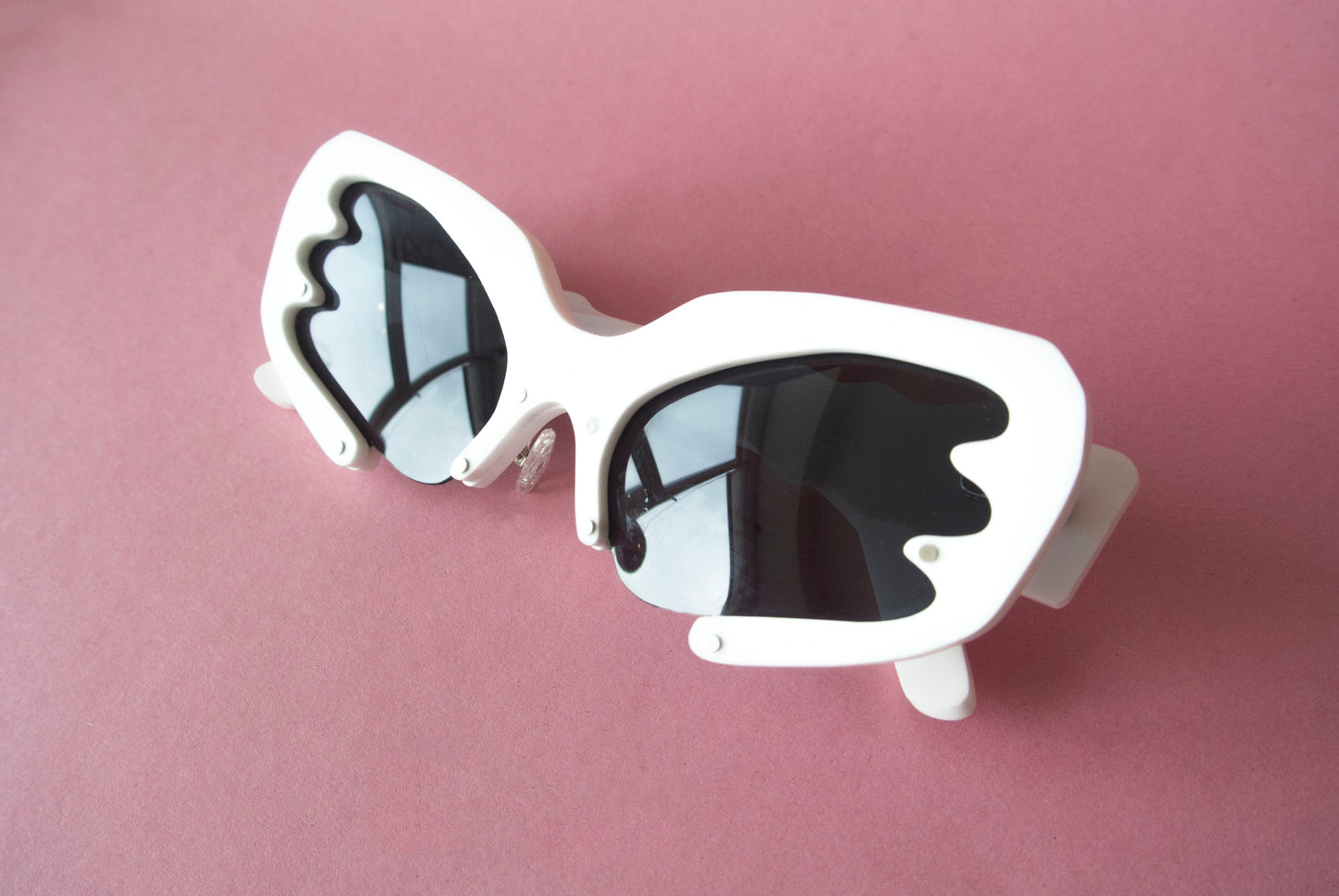 Y2K 90s look white framed sunglasses