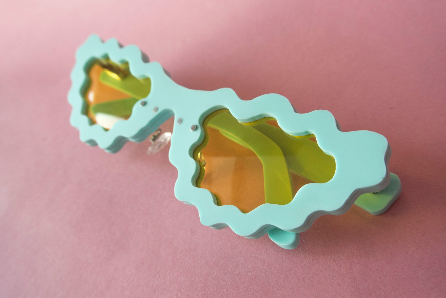 wiggly framed sunglasses