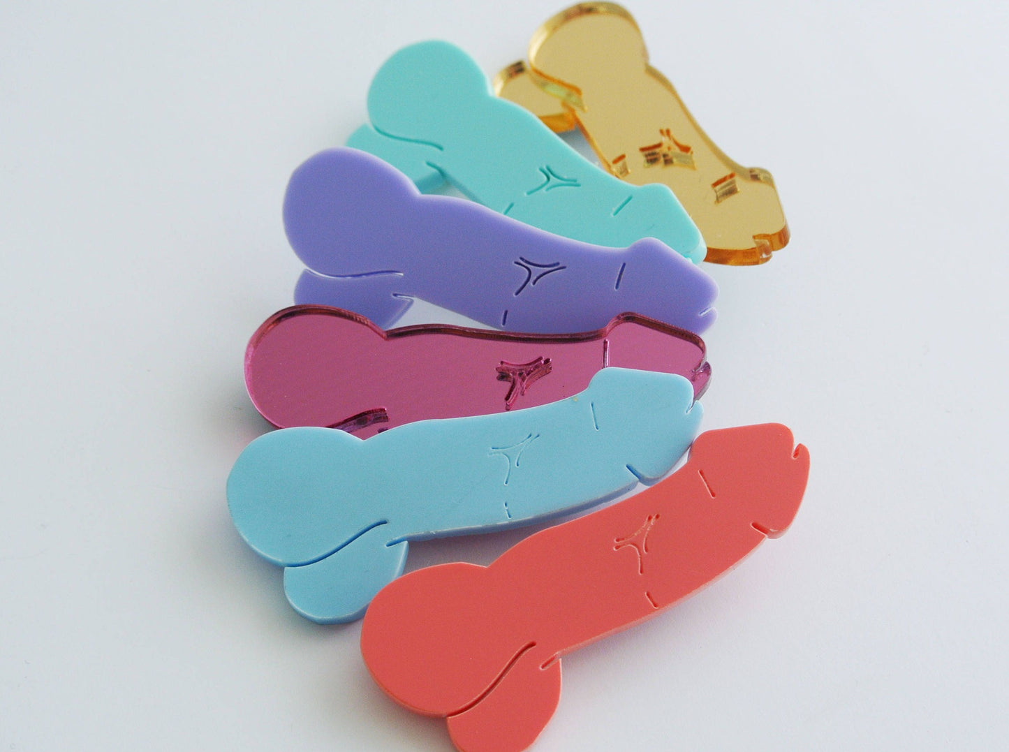 Dick brooch in 6 colours